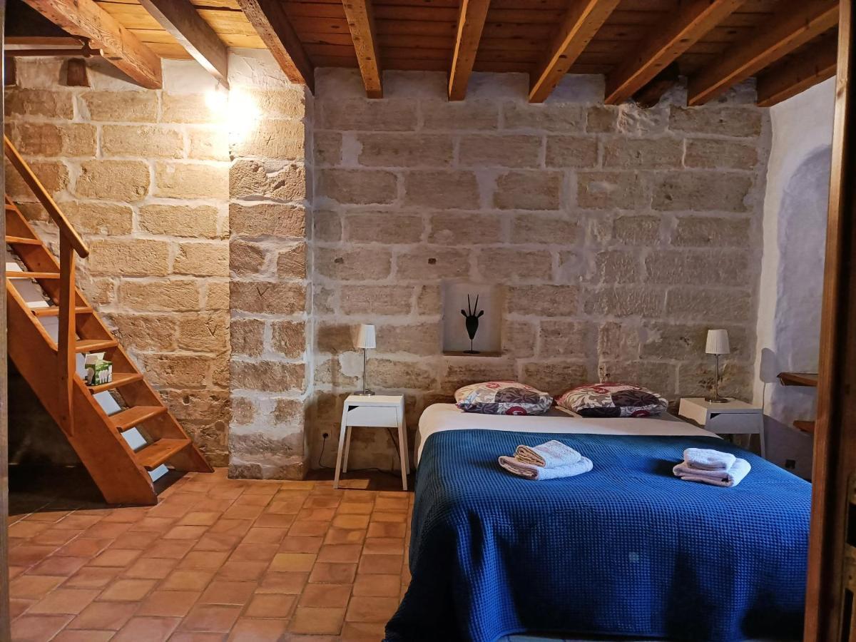 Maison Atypique Coeur De Village Historique Villeneuve-les-Avignon Exterior photo
