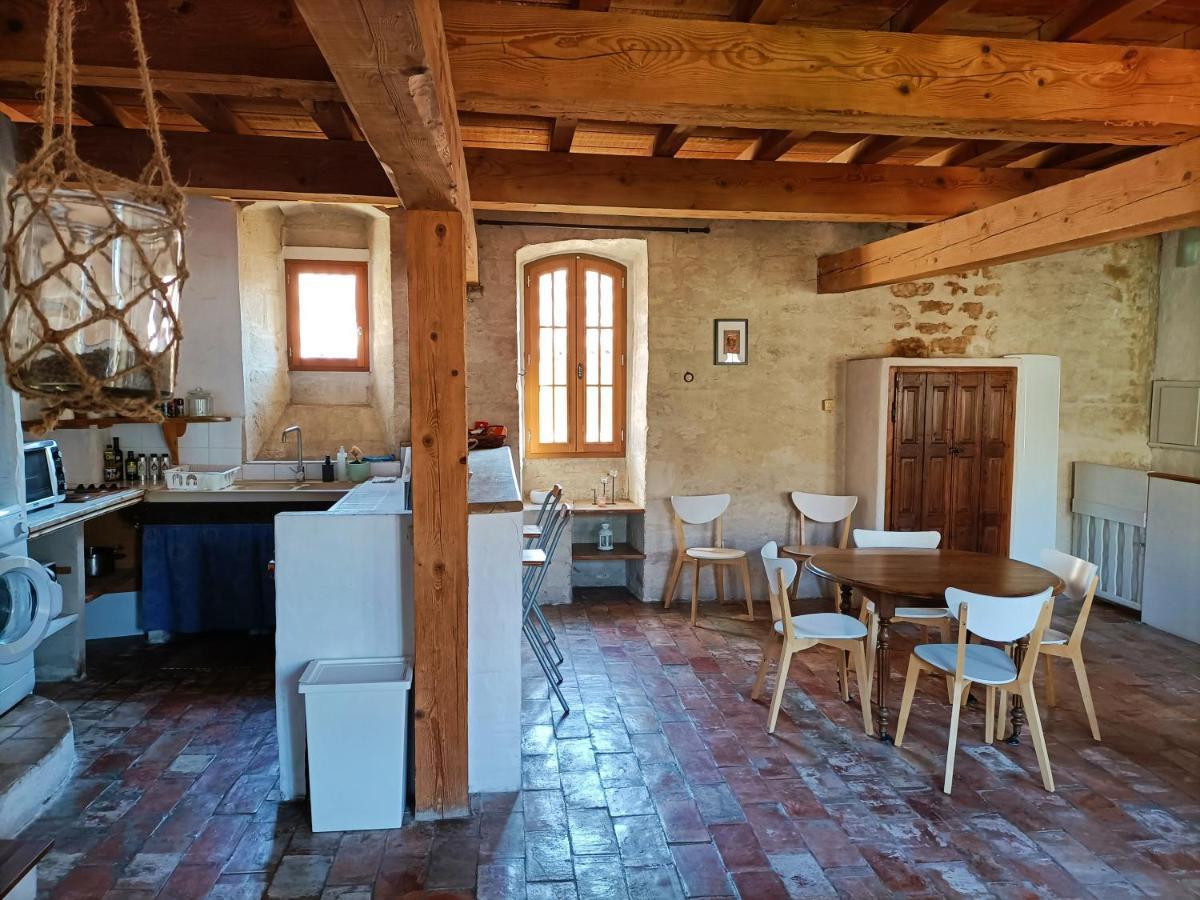 Maison Atypique Coeur De Village Historique Villeneuve-les-Avignon Exterior photo